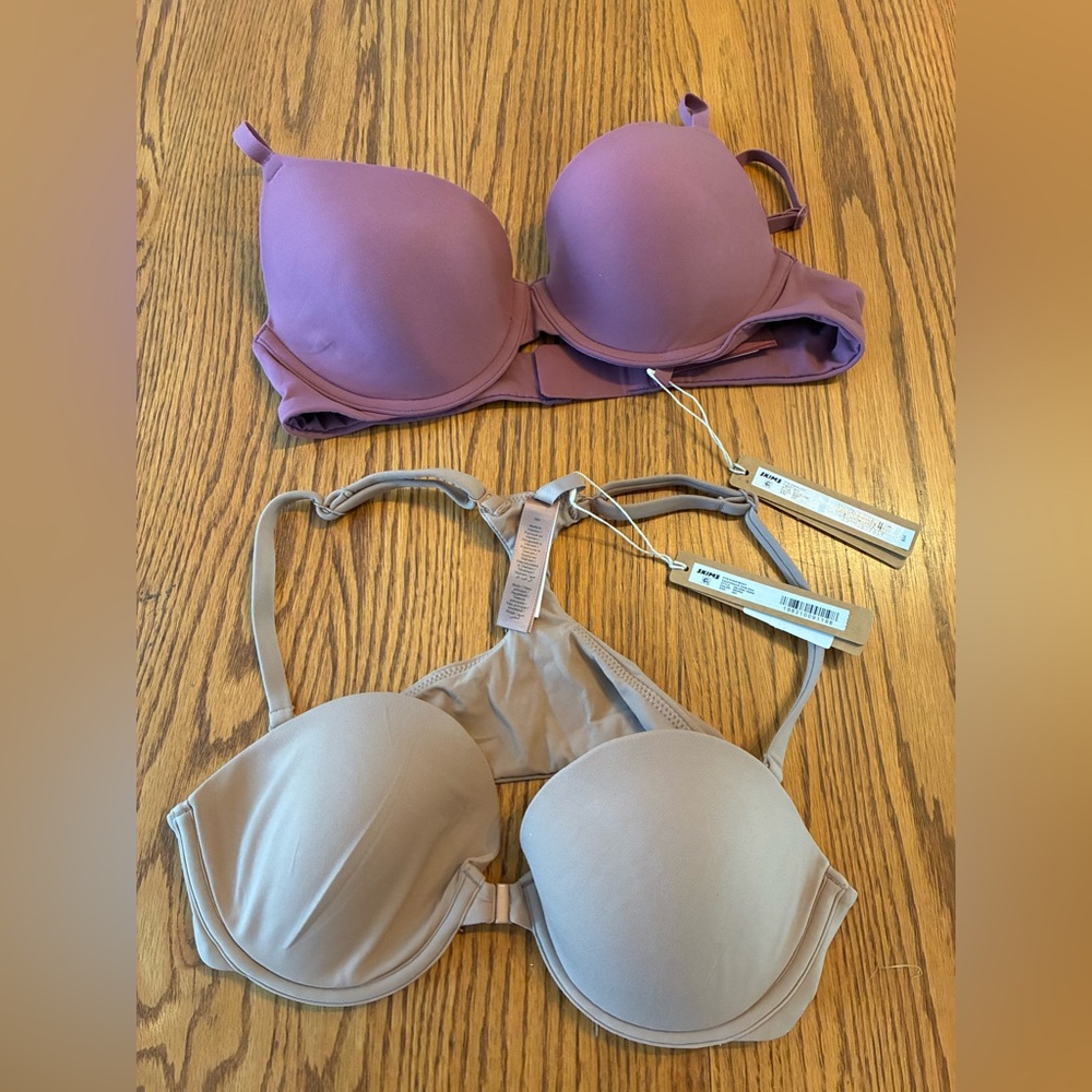1 SKIMS Seamless Molded Bra in Mauve. 1 Bra Only